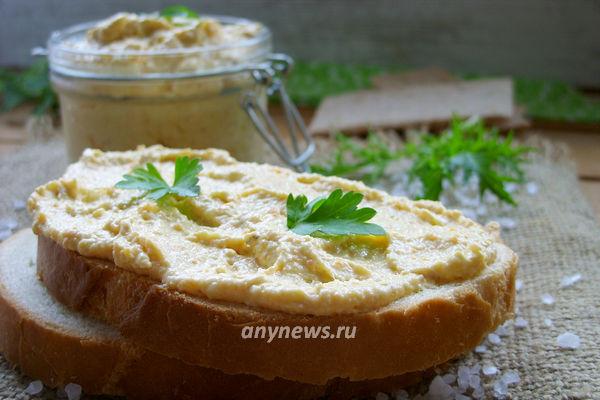 Паштет из селедки с морковью и маслом