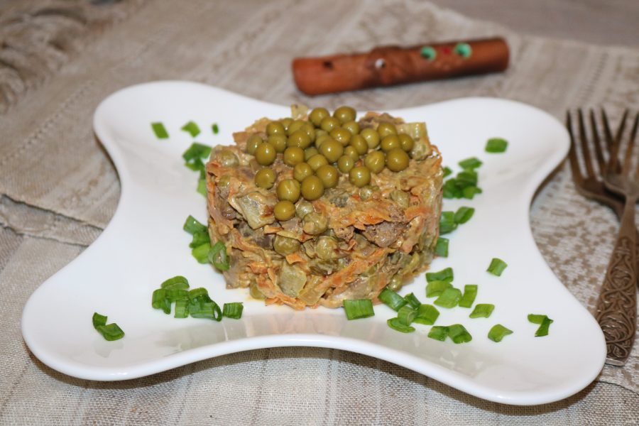 Салат с печенью и солеными огурцами рецепт с фото пошагово