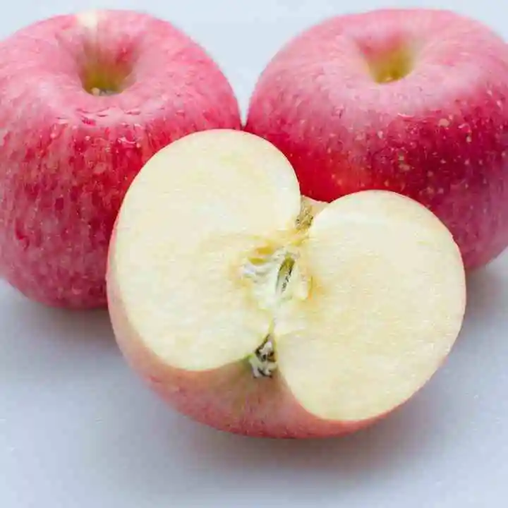 Сладкое яблоко. Сладкие яблоки. Красные сладкие яблоки. Сорта яблок сладких и сочных. Самое сладкое яблоко.